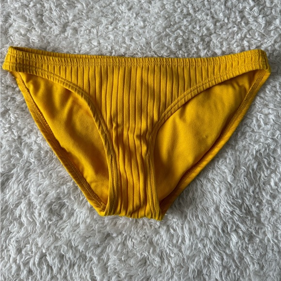 Yellow bikini top and bottom - Picture 3 of 4
